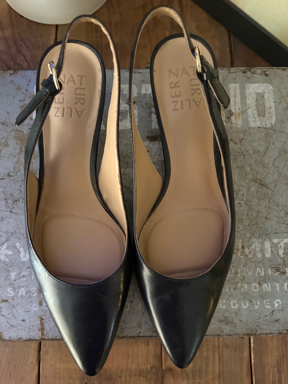 Naturalizer Black Pointed Slingback Kitten Heels - Picture 3 of 7